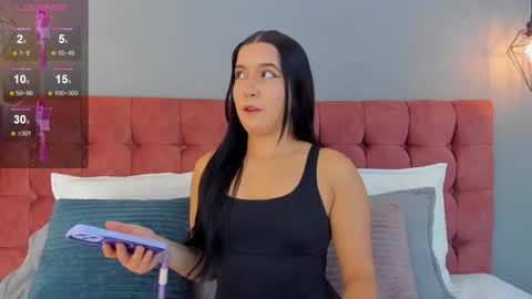 amy_leah_ online show from February 4, 3:23 am