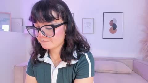 Snapshot of amy_lit chatting on October 20, 8:31 pm Hello I am Allison Welcome to my room and let is have a good time together whith me online show from October 20, 8:31 pm