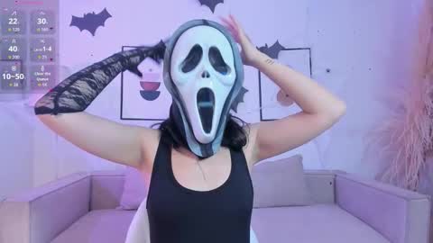 Snapshot of amy_lit chatting on October 22, 7:13 pm Hello I am Allison Welcome to my room and let is have a good time together whith me online show from October 22, 7:13 pm