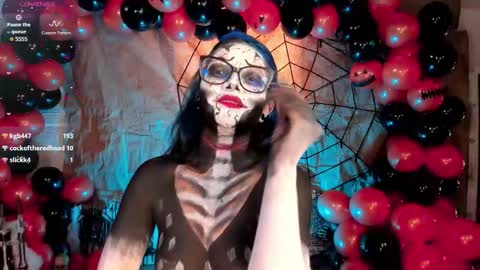 Snapshot of amy_lit chatting on October 31, 9:16 pm Hello I am Allison Welcome to my room and let is have a good time together whith me online show from October 31, 9:16 pm