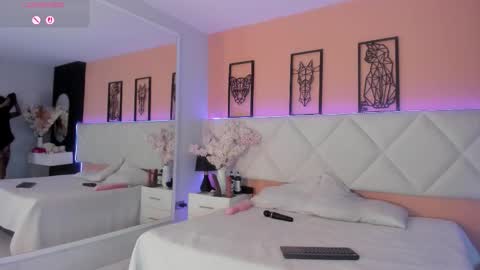 Snapshot of amy_miller2 chatting on November 5, 6:41 pm Amy online show from November 5, 6:41 pm