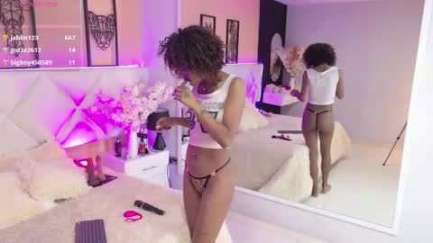 Snapshot of amy_miller2 chatting on November 9, 7:23 pm Amy online show from November 9, 7:23 pm