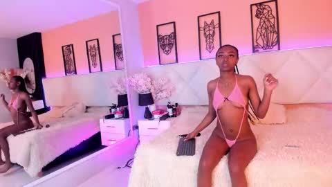 Snapshot of amy_miller2 chatting on November 15, 7:21 pm Amy online show from November 15, 7:21 pm