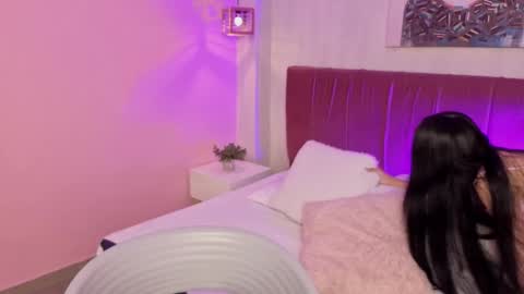 amy_saenz_ online show from October 3, 5:48 am