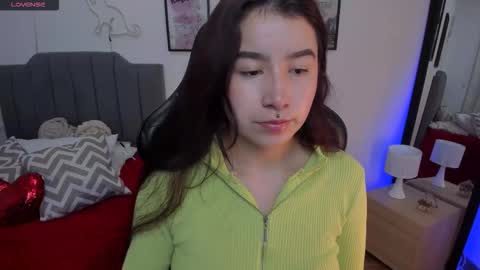 Snapshot of amy_sophiaa chatting on February 17, 11:40 am Amy sophia 3 online show from February 17, 11:40 am