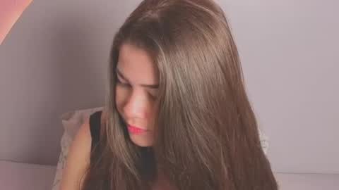 Snapshot of amy_vans_ chatting on June 10, 9:35 pm Amy nickname Kirby online show from June 10, 9:35 pm