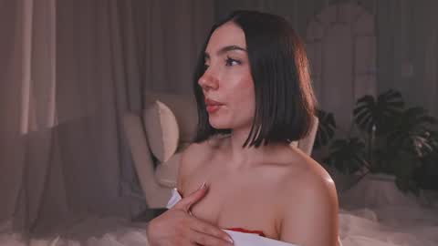 Amy Armstrong online show from April 12, 11:32 pm