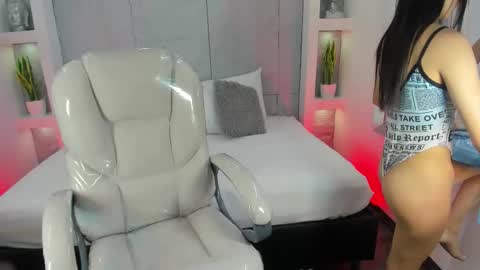 Snapshot of amycolman_ chatting on November 7, 11:43 am amy online show from November 7, 11:43 am