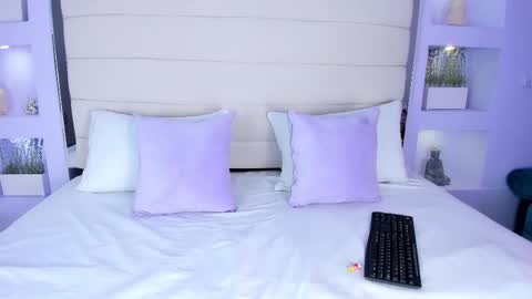 Snapshot of amycolman_ chatting on December 15, 12:09 pm amy online show from December 15, 12:09 pm