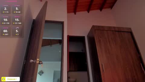 Snapshot of amyharlow_ chatting on October 17, 1:35 pm Jenn  online show from October 17, 1:35 pm