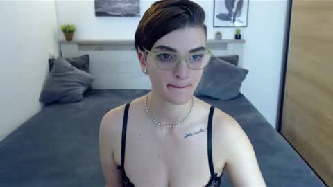 Snapshot of amylexy chatting on November 21, 8:02 am Hi there guys My pleasure in your hands pvt is open online show from November 21, 8:02 am