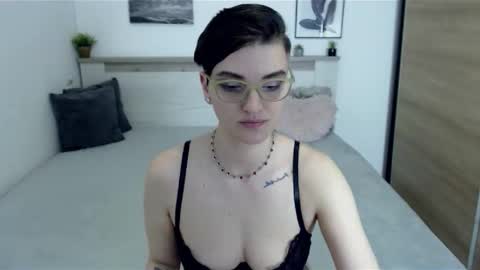 Hi there guys  My pleasure in your hands  pvt is open online show from April 5, 1:52 pm