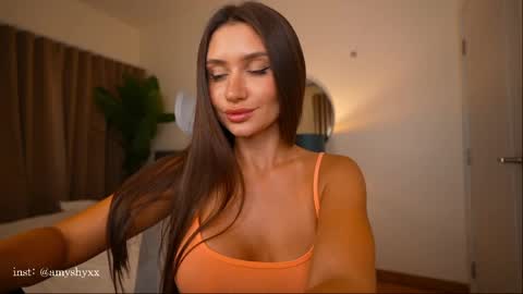 amylure online show from April 11, 2:54 pm