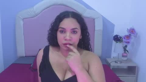 Snapshot of amymartiin chatting on May 22, 4:52 am amy online show from May 22, 4:52 am