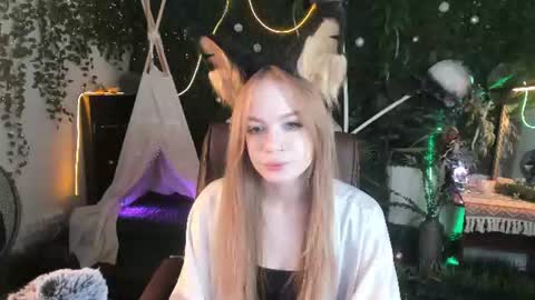 Snapshot of amynox chatting on July 8, 9:36 am Amy online show from July 8, 9:36 am
