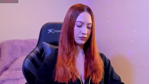 Snapshot of amypond__ chatting on October 25, 10:01 am Amy online show from October 25, 10:01 am