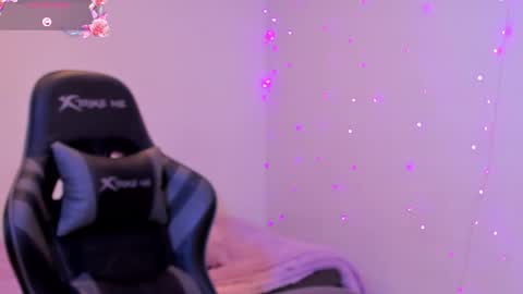 Snapshot of amypond__ chatting on November 6, 7:59 pm Amy online show from November 6, 7:59 pm