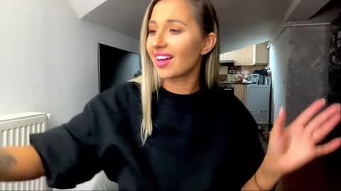 amyroberta92 online show from December 2, 9:56 am
