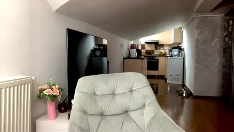amyroberta92 online show from December 5, 9:50 am