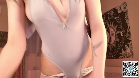 Snapshot of amyskymoon chatting on May 28, 5:21 pm amyskymoon online show from May 28, 5:21 pm
