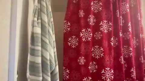 Amy Smilez online show from December 15, 4:11 pm