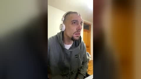 Snapshot of amyyrlikesdeep chatting on December 22, 1:46 am amyyrlikesdeep online show from December 22, 1:46 am