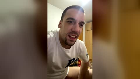 Snapshot of amyyrlikesdeep chatting on January 8, 1:52 am amyyrlikesdeep online show from January 8, 1:52 am