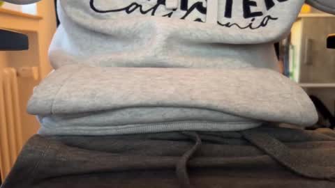 an0nym0us103 online show from November 7, 3:34 pm