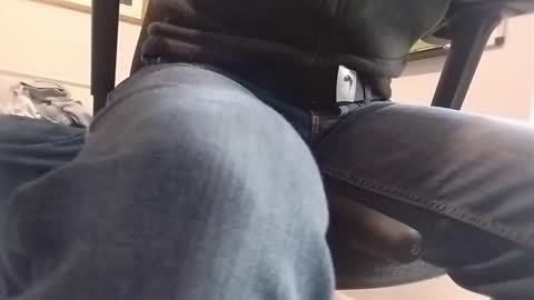 Snapshot of an4y8ot chatting on February 26, 9:41 am A online show from February 26, 9:41 am