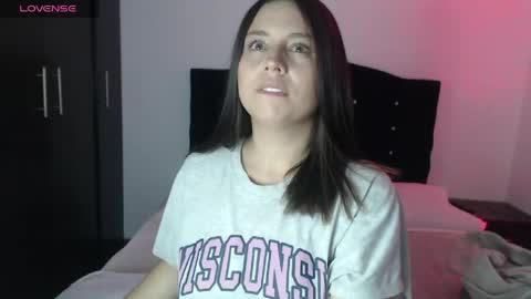 ana_arms_ online show from April 27, 5:55 pm