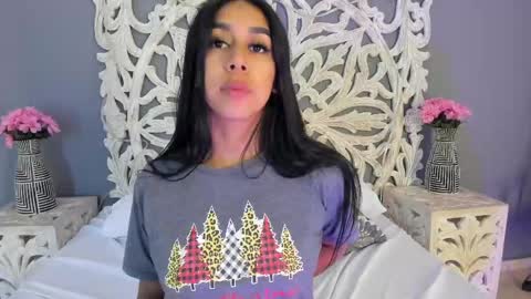 Snapshot of ana_gonzalez chatting on April 28, 2:27 am Ana Gonzalez online show from April 28, 2:27 am