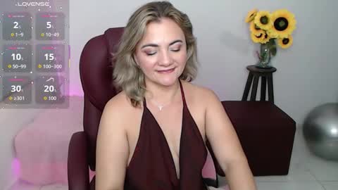 Snapshot of ana_hotmilfx chatting on February 14, 7:43 pm ANA online show from February 14, 7:43 pm