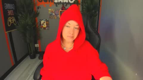 Snapshot of ana_mills chatting on February 9, 10:08 am Ana online show from February 9, 10:08 am