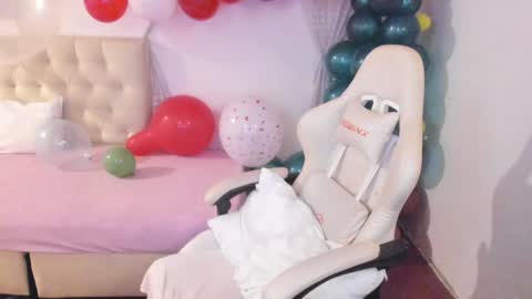 Im anna but you can call me as you want online show from December 4, 12:08 am