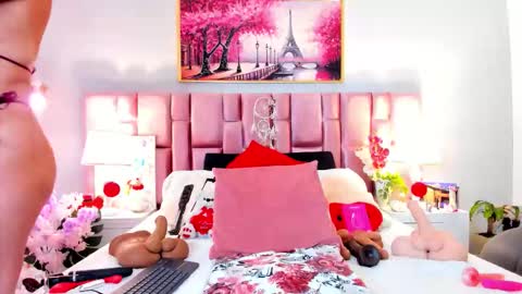 Snapshot of anaa_bellaa chatting on February 4, 12:33 pm anaa_bellaa online show from February 4, 12:33 pm