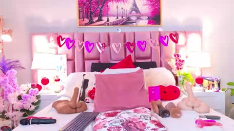 Snapshot of anaa_bellaa chatting on February 13, 12:56 pm anaa_bellaa online show from February 13, 12:56 pm