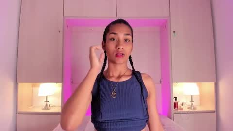 anaacollins_ online show from November 7, 11:32 am