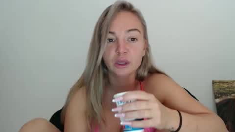 Snapshot of anabeatrice29 chatting on October 26, 7:42 pm Ana online show from October 26, 7:42 pm