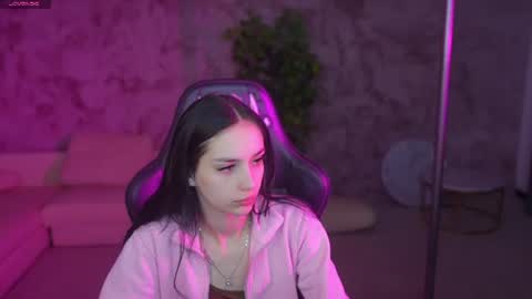 Snapshot of anabel054 chatting on June 20, 3:42 am Anabel Kira Zlata Kira Elice Lana Dominika Sofy Kaila Bridget online show from June 20, 3:42 am