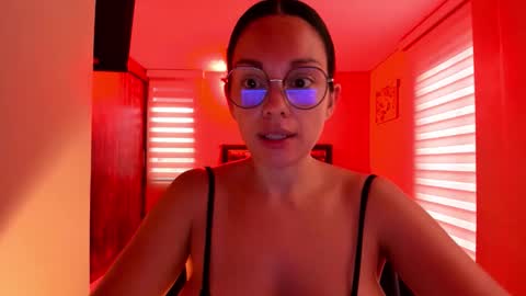 Snapshot of anabel_25 chatting on February 13, 12:01 pm Anabel online show from February 13, 12:01 pm