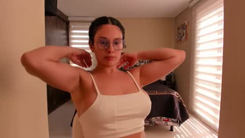 Snapshot of anabel_25 chatting on February 26, 3:33 pm Anabel online show from February 26, 3:33 pm