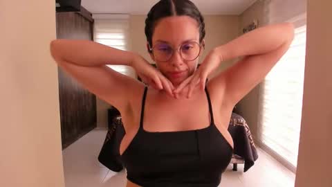 Snapshot of anabel_25 chatting on February 27, 5:02 pm Anabel online show from February 27, 5:02 pm
