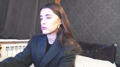 Anna online show from December 3, 12:58 pm