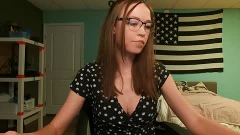 Anabelleleigh online show from October 3, 2:19 am