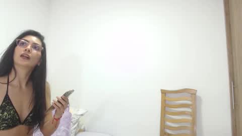 Snapshot of anabellov3 chatting on February 5, 5:30 am anabellov3 online show from February 5, 5:30 am