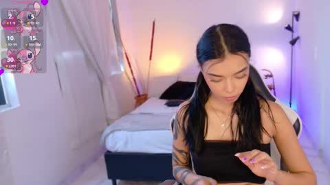 ANABEL WOLF  online show from October 29, 12:29 pm