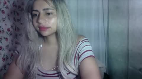 Snapshot of anabelxx16 chatting on June 5, 9:53 pm anabelxx16 online show from June 5, 9:53 pm