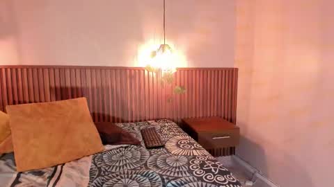 Anna online show from March 6, 4:36 pm