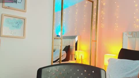 Anahi  online show from March 9, 7:29 pm