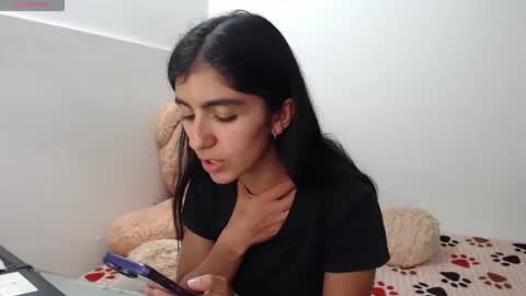 Anahi Browns online show from March 27, 8:08 pm